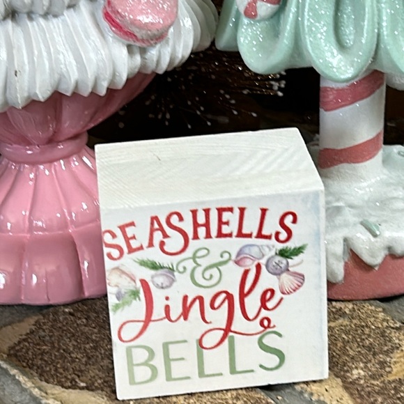 NEW! Tropical Christmas Holiday Seashell Beach Distressed Block Wood Sign - Picture 2 of 4